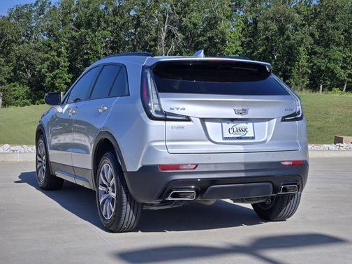 Radiant Silver Metallic 2022 Cadillac XT4 Sport