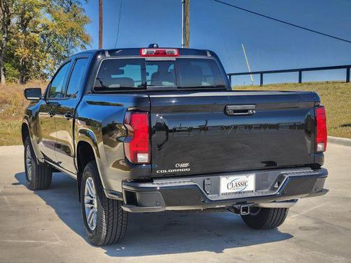 Black 2025 Chevrolet Colorado LT