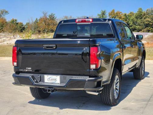 Black 2025 Chevrolet Colorado LT