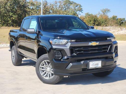 Black 2025 Chevrolet Colorado LT
