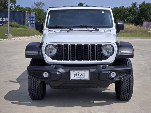 Bright White Clearcoat 2024 Jeep Gladiator Sport