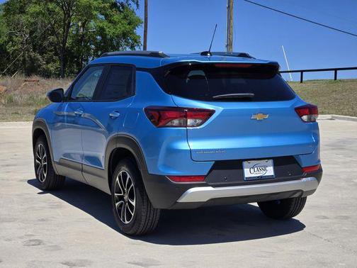 Marina Blue Metallic 2026 Chevrolet Trailblazer LT