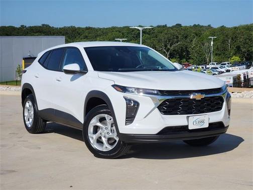 2025 Chevrolet Trax LS