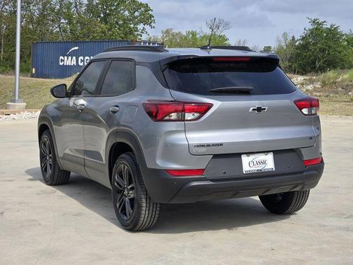 Sterling Gray Metallic 2026 Chevrolet Trailblazer LT