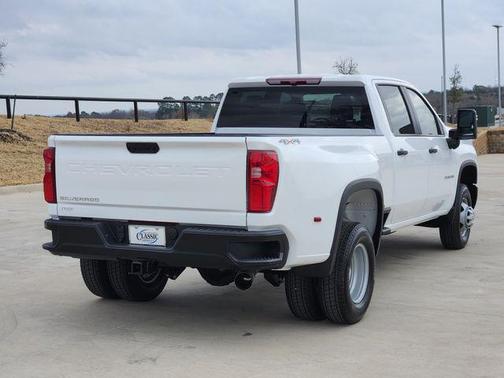 2026 Chevrolet Silverado 3500 WT