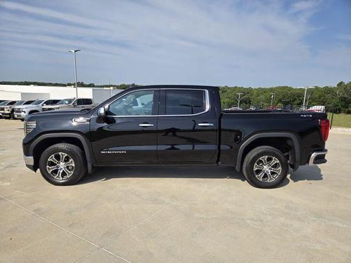 Onyx Black 2025 GMC Sierra 1500 SLT