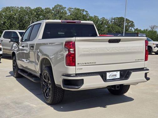 White Sands 2026 Chevrolet Silverado 1500 Custom