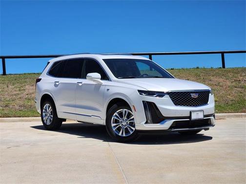 2025 Cadillac XT6 Luxury FWD