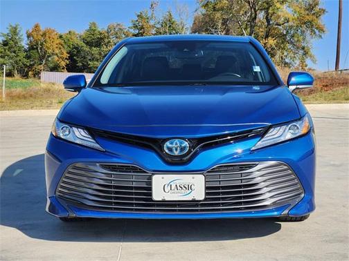 2020 Toyota Camry Hybrid XLE