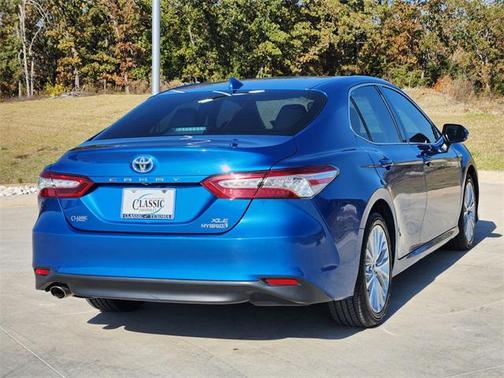 2020 Toyota Camry Hybrid XLE