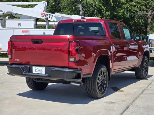 Radiant Red Tintcoat 2026 Chevrolet Colorado WT