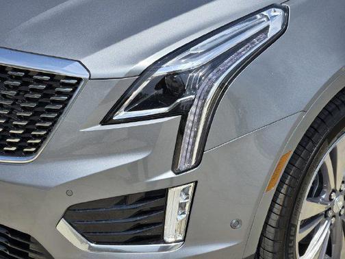 Argent Silver Metallic 2026 Cadillac XT5 Premium Luxury