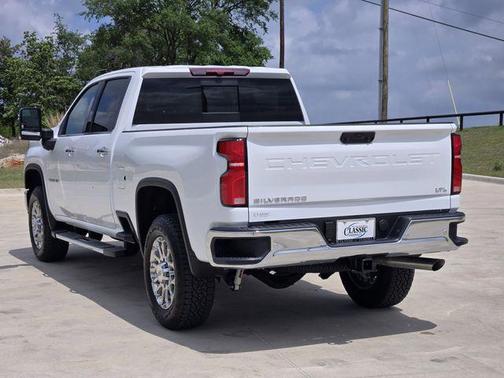 Summit White 2026 Chevrolet Silverado 3500 LTZ