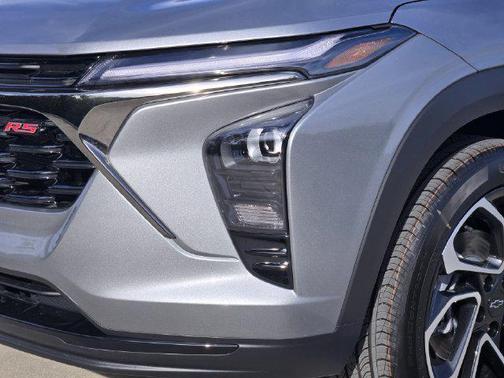 Sterling Gray Metallic 2026 Chevrolet Trax FWD 2RS