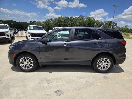Iron Gray Metallic 2022 Chevrolet Equinox LS