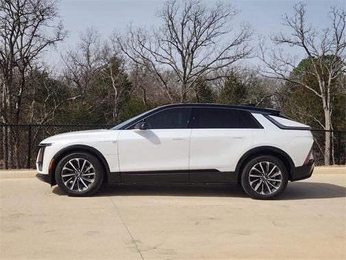 2024 Cadillac LYRIQ Sport