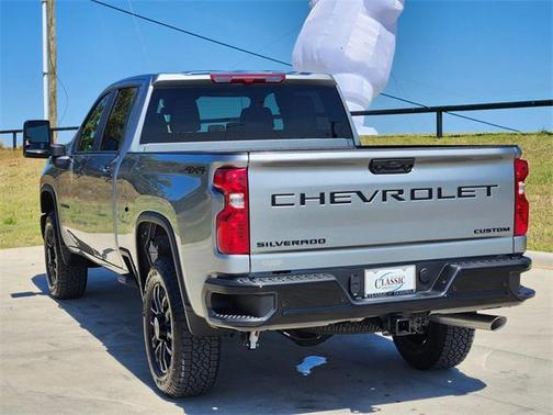 2026 Chevrolet Silverado 2500 Custom