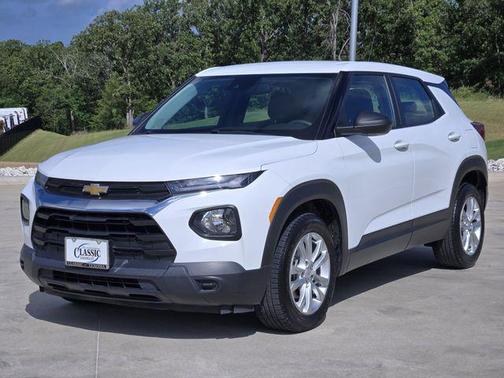 Summit White 2022 Chevrolet Trailblazer LS