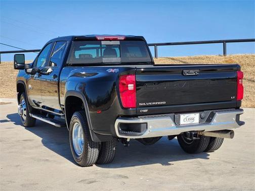 2026 Chevrolet Silverado 3500 LT