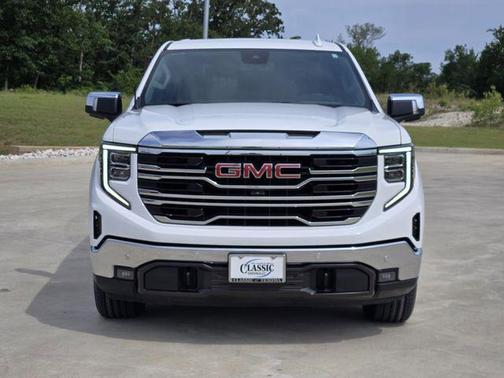 Summit White 2022 GMC Sierra 1500 SLT