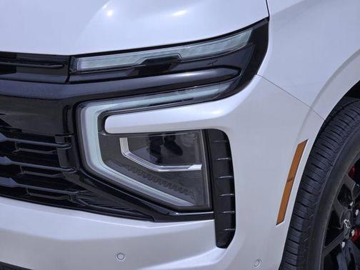 Iridescent Pearl Tricoat 2025 Chevrolet Tahoe 4WD RST
