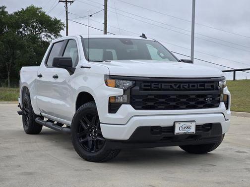Summit White 2026 Chevrolet Silverado 1500 Custom
