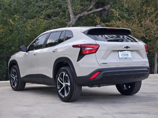 White Sands 2026 Chevrolet Trax FWD 1RS