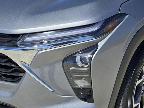 Sterling Gray Metallic 2026 Chevrolet Trax LT