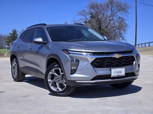 Sterling Gray Metallic 2026 Chevrolet Trax LT