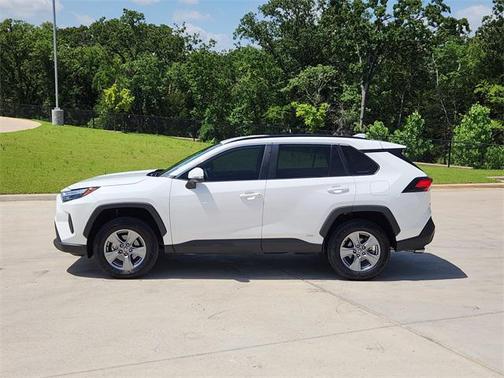 2023 Toyota RAV4 Hybrid XLE