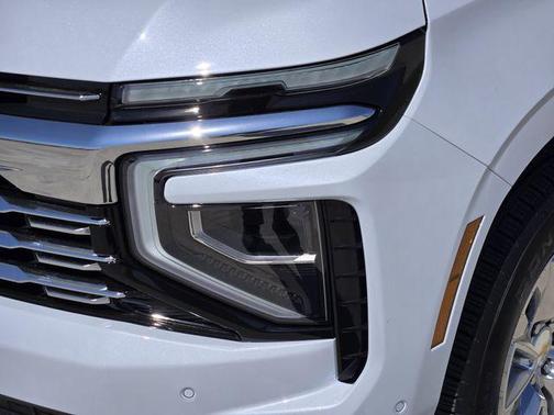 Polar White Tricoat 2026 Chevrolet Suburban Premier