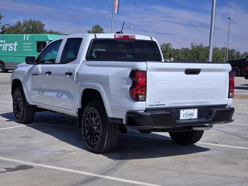 Summit White 2026 Chevrolet Colorado WT