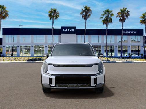 Glacial White Pearl/Ebony Black Roof 2026 Kia EV9 GT-Line