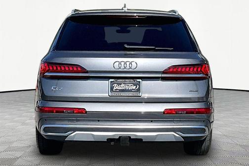 Samurai Gray Metallic 2022 Audi Q7 45 Premium Plus