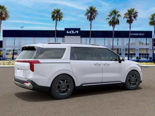 Snow White Pearl 2026 Kia Carnival Hybrid SX
