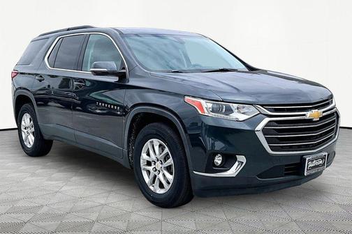 Graphite Metallic 2019 Chevrolet Traverse LT Leather