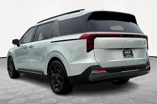 2025 Kia Carnival SX