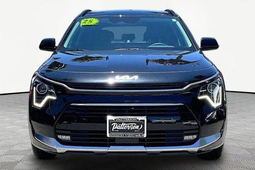 Aurora Black Pearl 2025 Kia Niro Touring