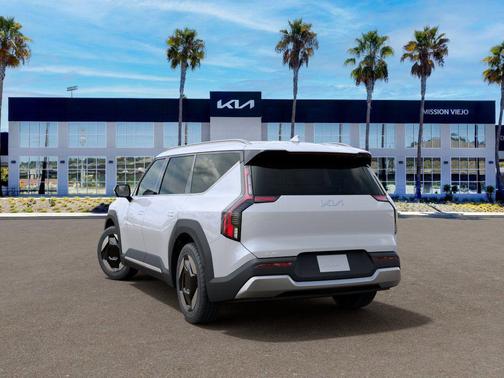 Glacial White Pearl 2026 Kia EV9 Wind