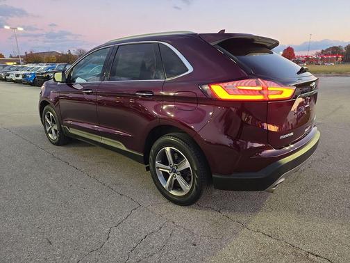2020 Ford Edge Titanium
