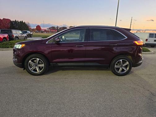 2020 Ford Edge Titanium