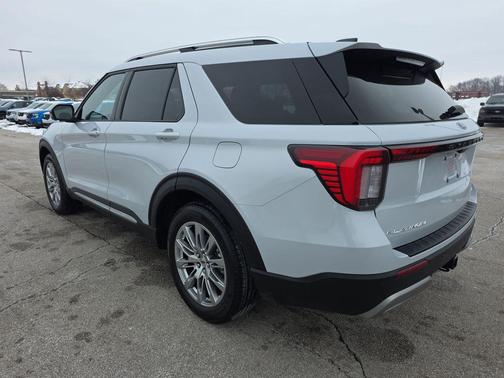 2025 Ford Explorer Platinum