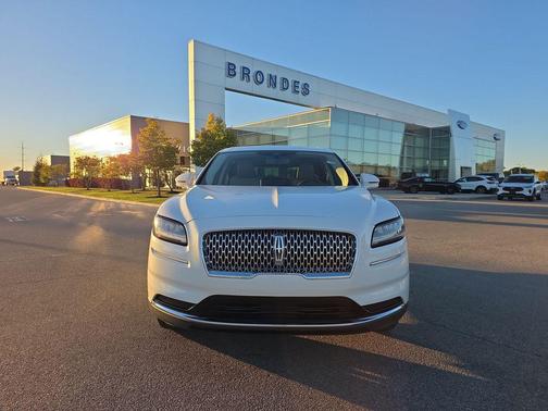 2022 Lincoln Nautilus Standard