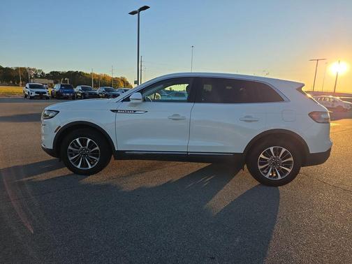 2022 Lincoln Nautilus Standard