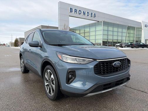 2025 Ford Escape Platinum