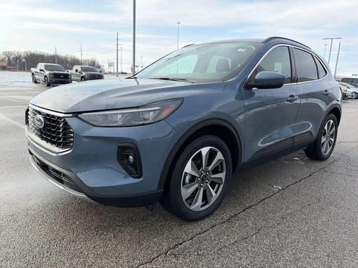 2025 Ford Escape Platinum