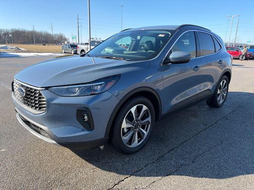 2025 Ford Escape Platinum