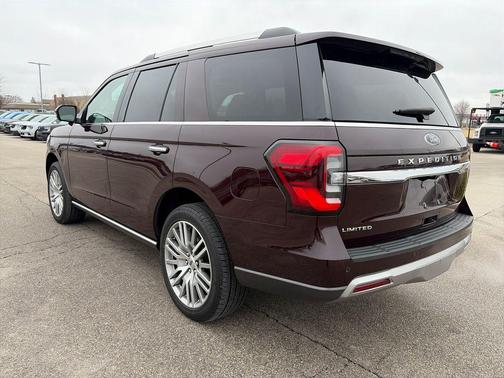 Jewel Red Metallic Tinted Clearcoat 2023 Ford Expedition Limited