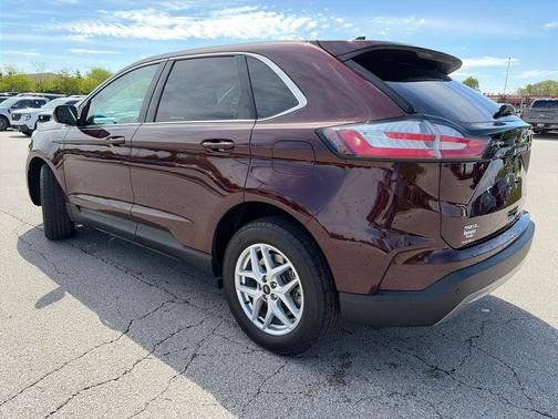 Burgundy Velvet Metallic Tinted Clearcoat 2023 Ford Edge SEL