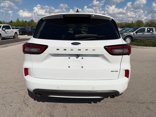 Oxford White 2023 Ford Escape ST-Line Select